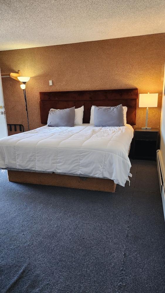 Golden Arrow Motel photo 14