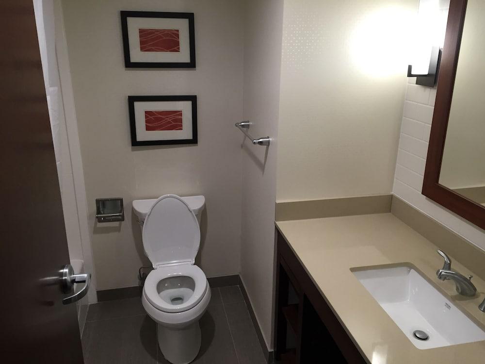 Comfort Inn & Suites Pittsburgh South photo 23