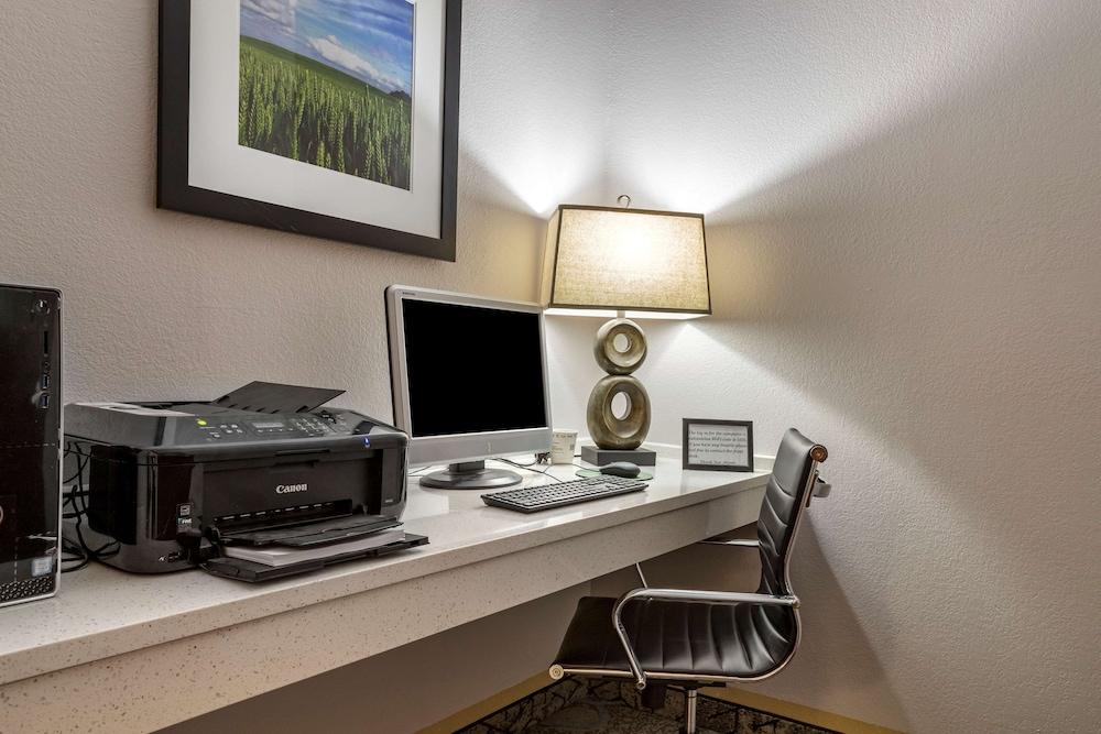 Best Western Oakdale Inn photo 30