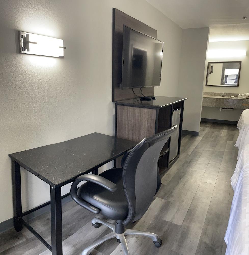 Griffin Inn and Suites photo 6