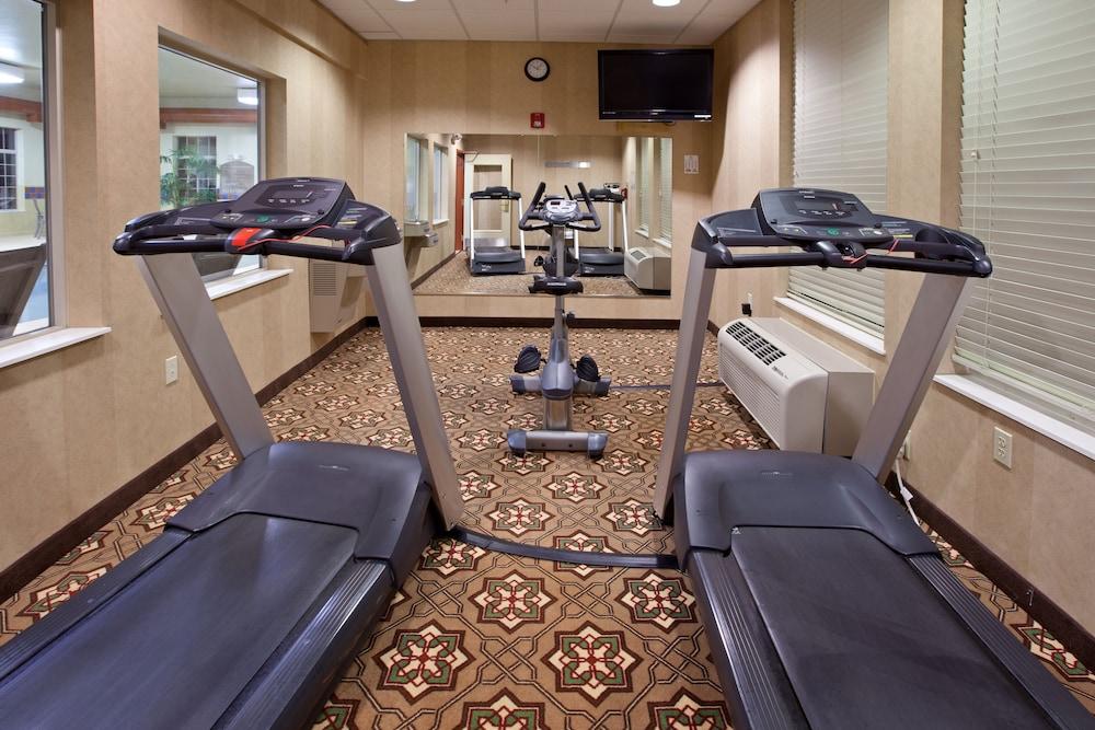 Holiday Inn Express Lebanon by IHG photo 2