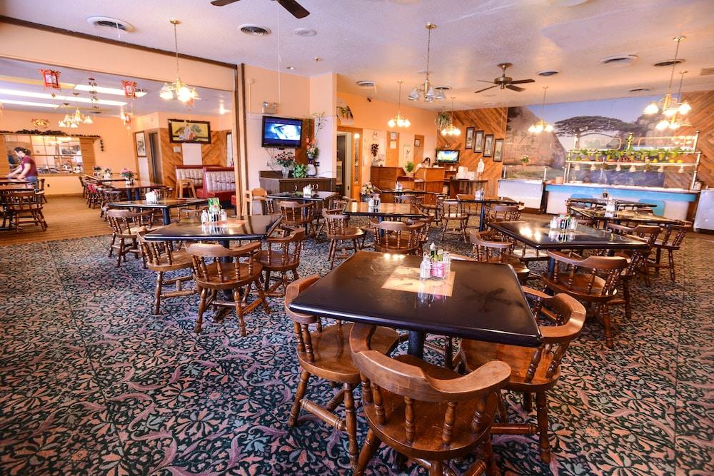 Burlington Inn photo 22