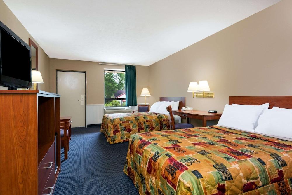 Knights Inn Elizabethtown photo 11