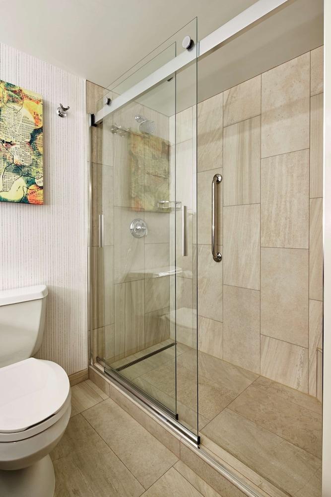 Embassy Suites by Hilton Washington DC Chevy Chase Pavilion photo 48