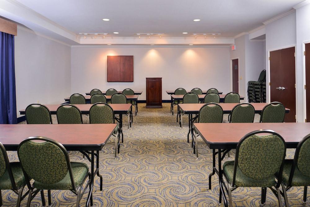 Holiday Inn Express Hotel & Suites San Antonio by IHG photo 58