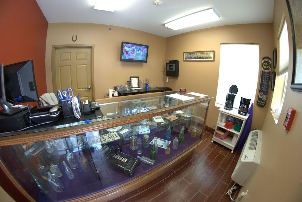 Put in Bay Victory Station Hotel photo 15