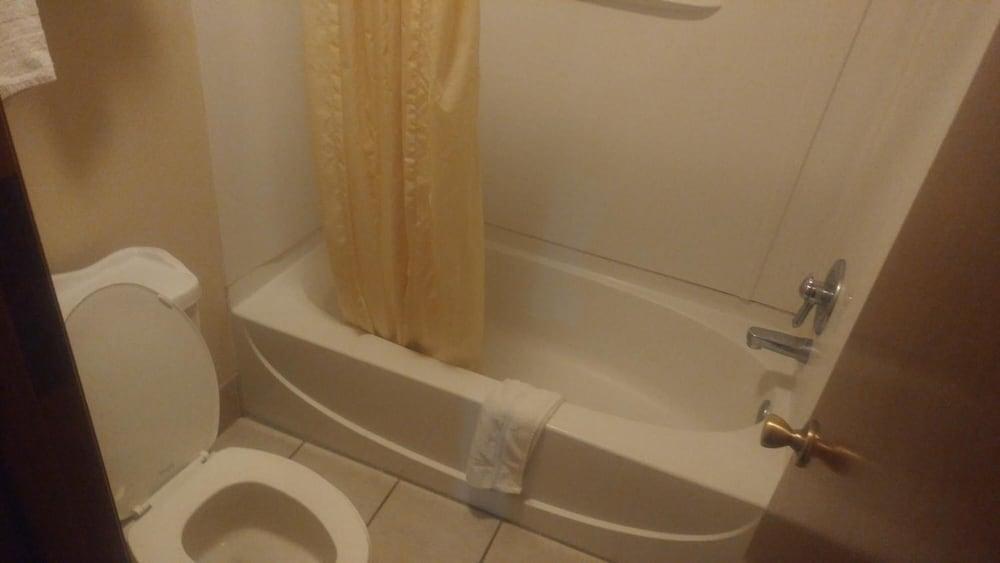 Ashland Inn photo 24