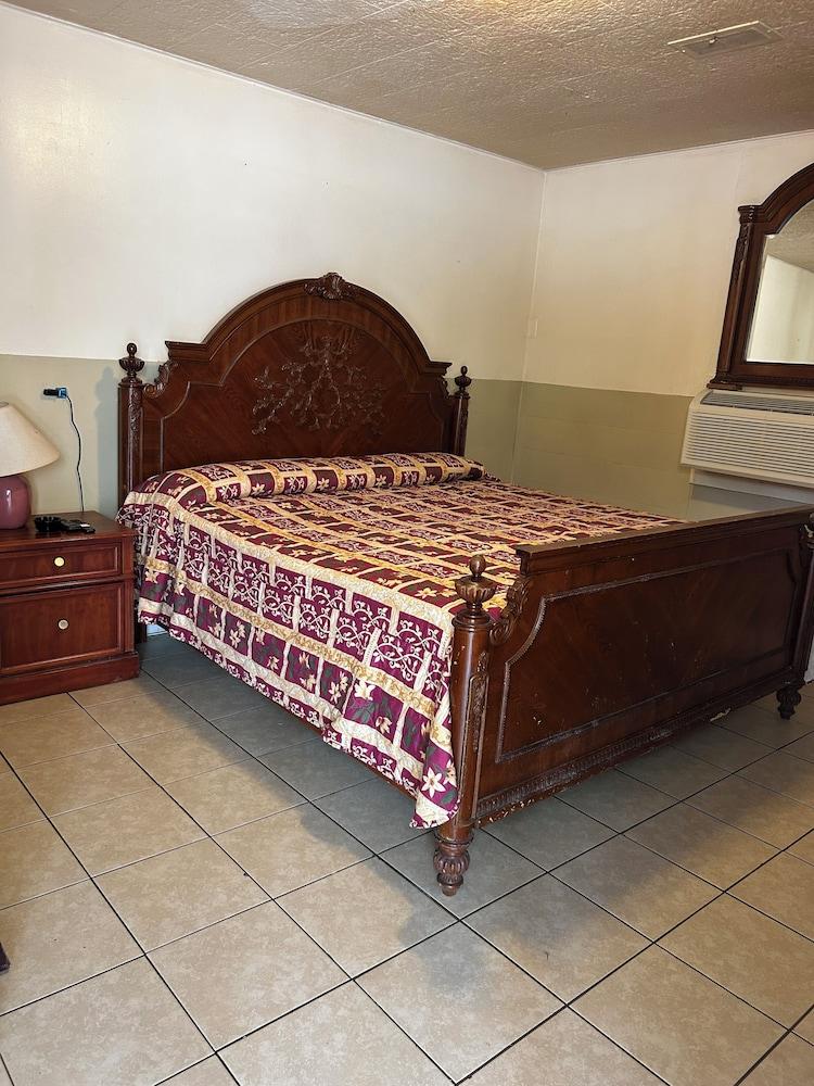 Bedford Motel photo 4
