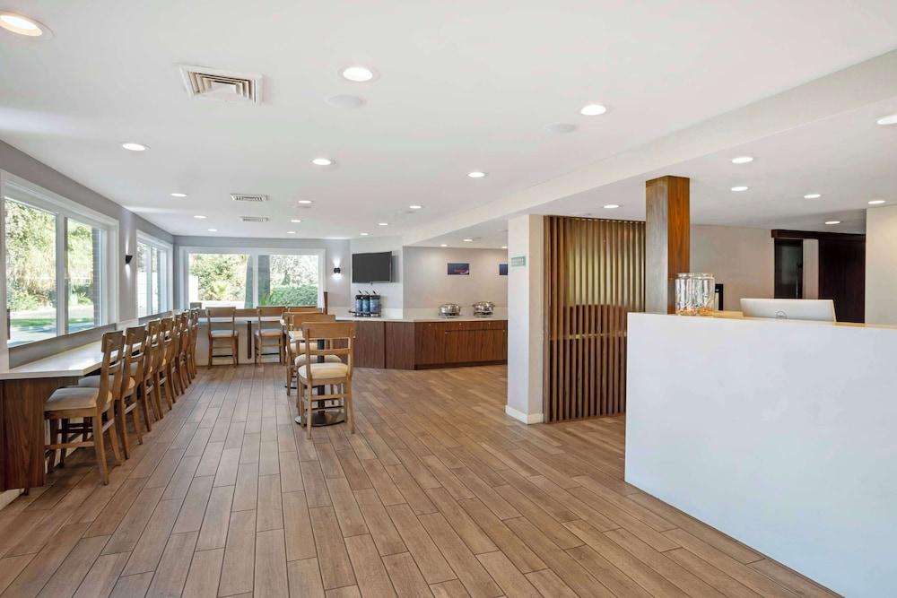 Best Western Shadow Inn photo 36