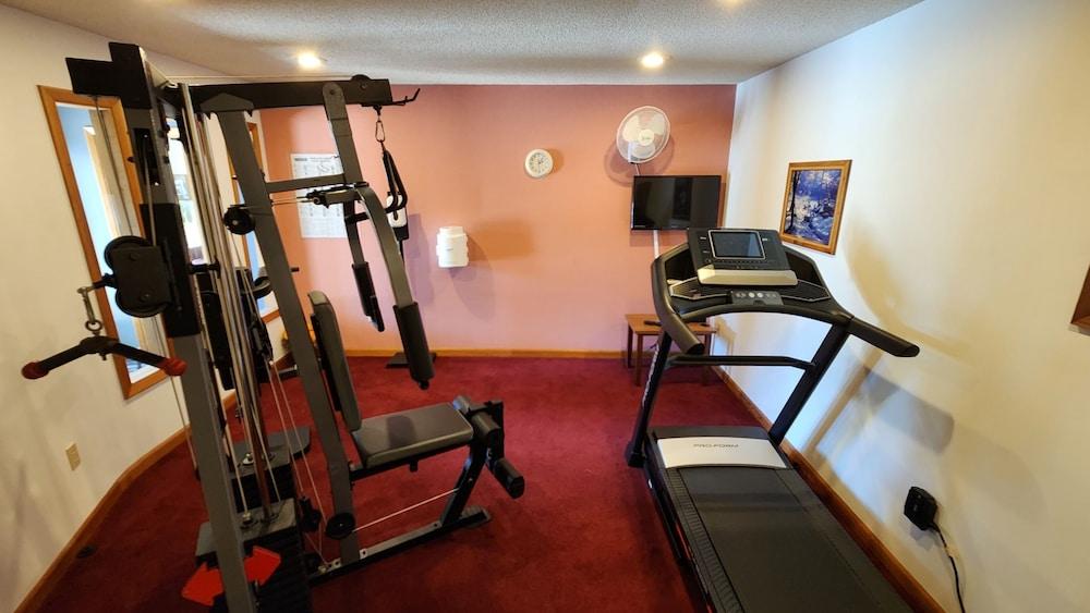 Econo Lodge Lakeshore photo 15