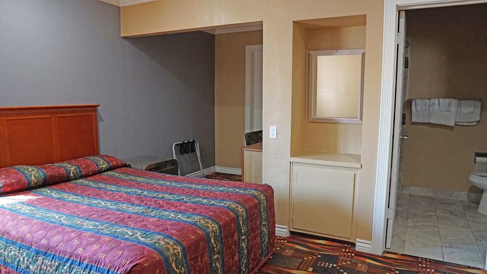 Budget Inn photo 7