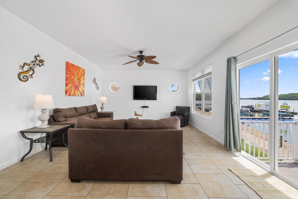Coconuts RV Resort photo 36