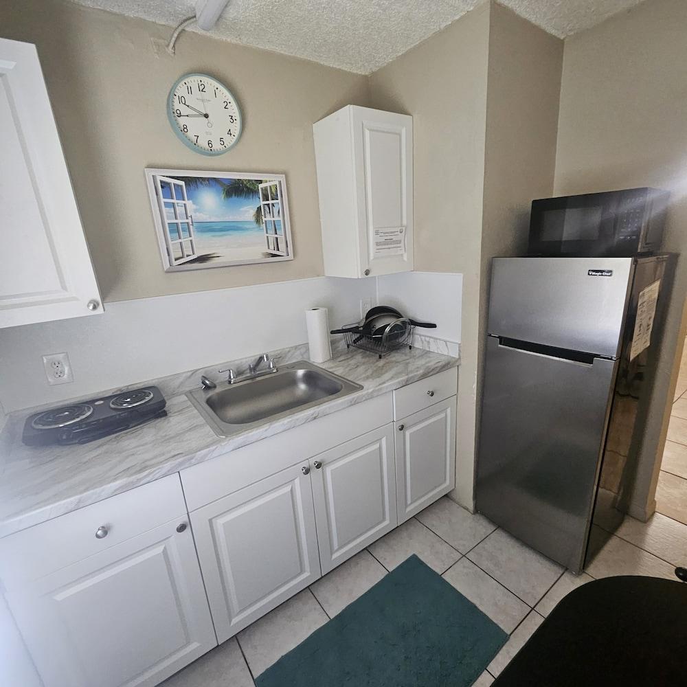Sebastian Gardens Inn & Suites photo 7