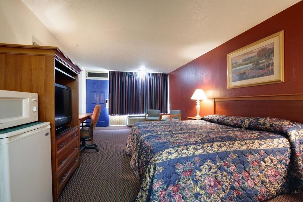 Americas Best Value Inn Weatherford, OK photo 11