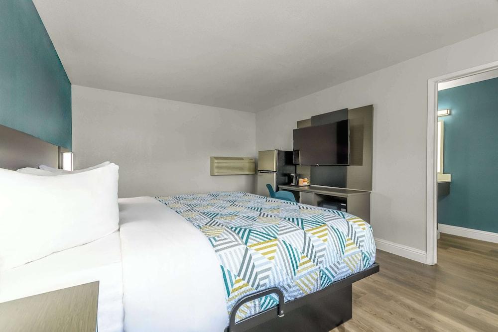Studio 6 Suites Madera, California - Yosemite photo 9