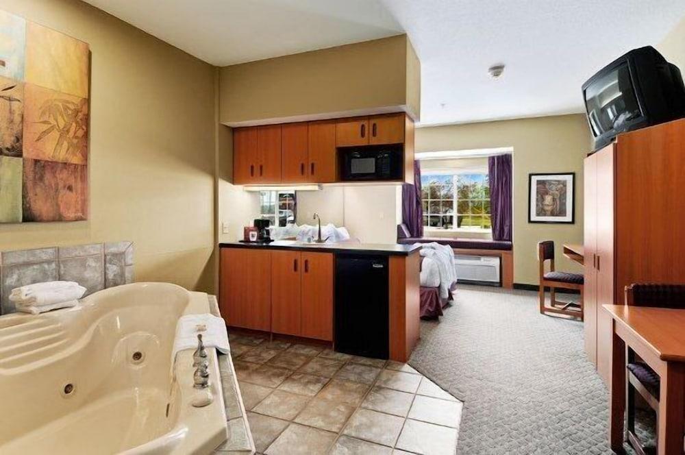 Stay Beyond Inn & Suites photo 14
