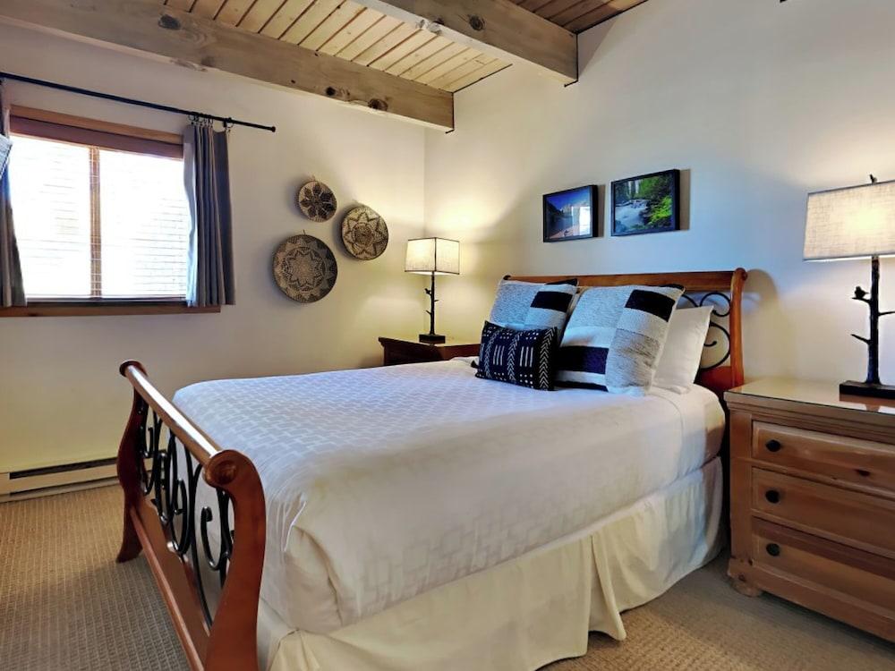 The Timberline Condominiums photo 73