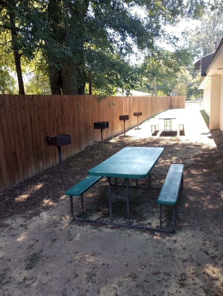 Yellow Diamond Inn photo 14