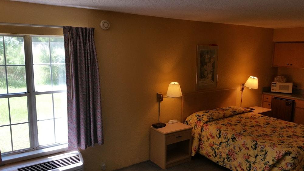 Victorian Inn photo 23