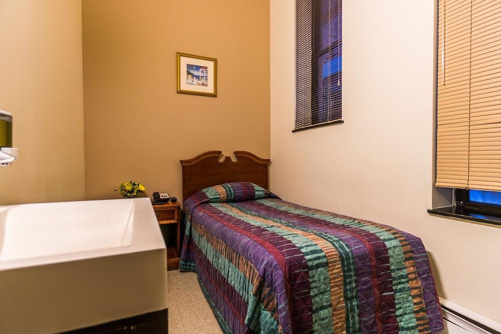 Americana Inn photo 30