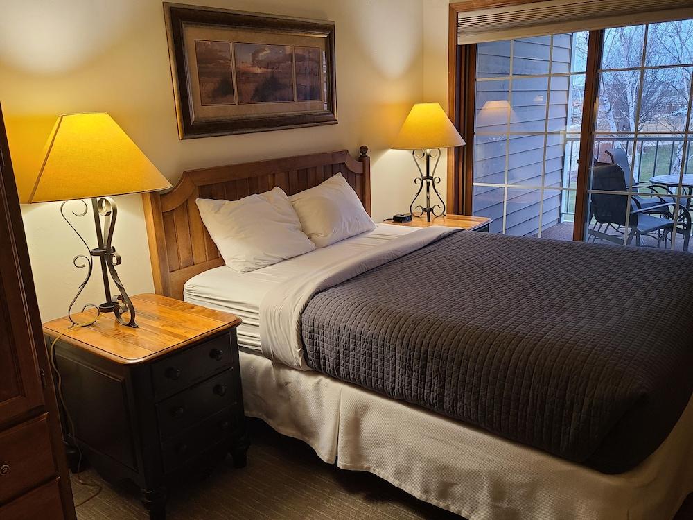 Bridgeport Waterfront Resort photo 66