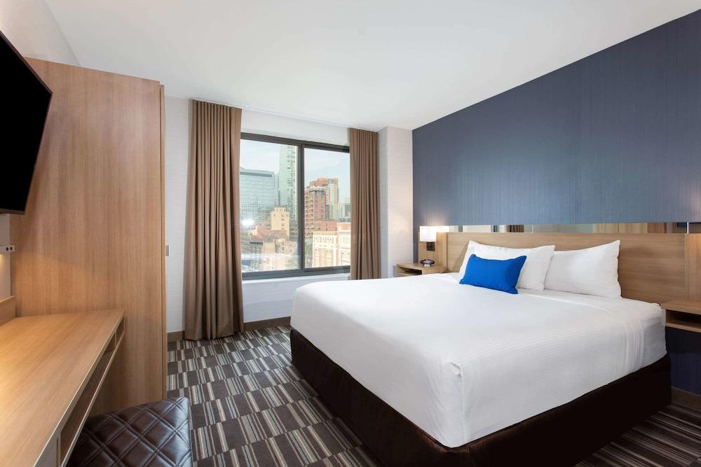Microtel Inn by Wyndham Long Island City photo 22