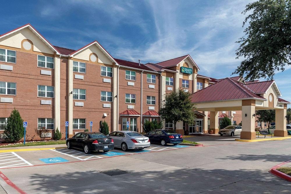 Quality Suites Addison - Dallas photo 25