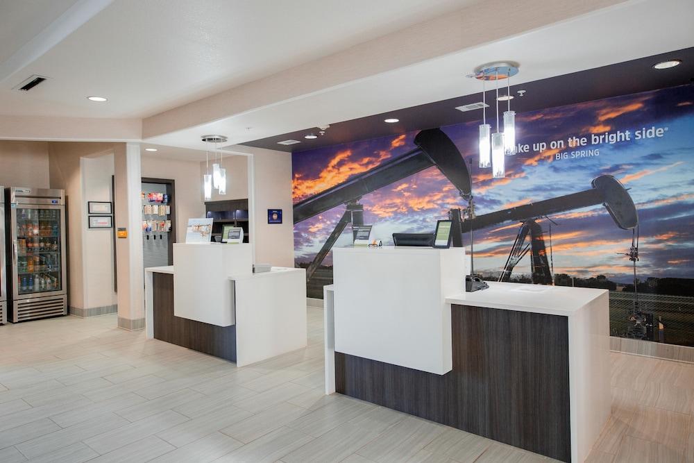 La Quinta Inn & Suites by Wyndham Big Spring photo 5