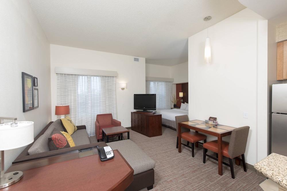 Residence Inn Marriott Moline photo 11