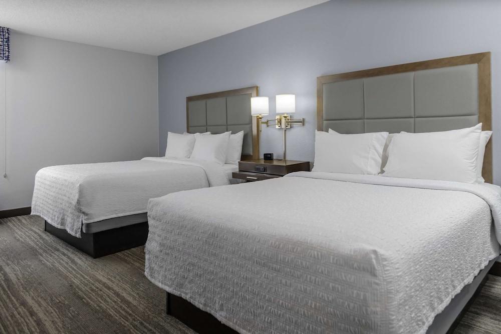 Hampton Inn Sarasota - I-75 Bee Ridge photo 13