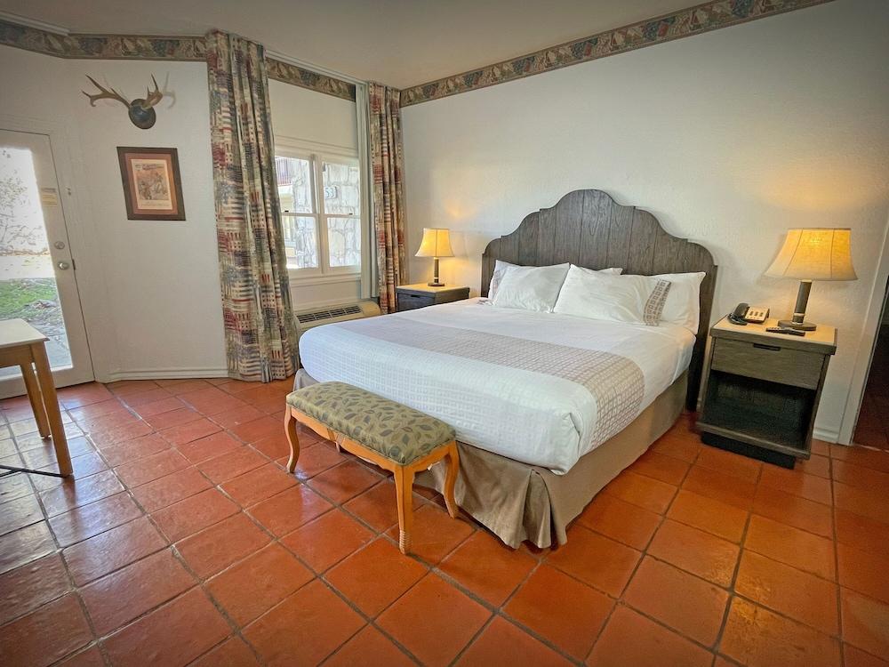 Y O Ranch Hotel photo 17
