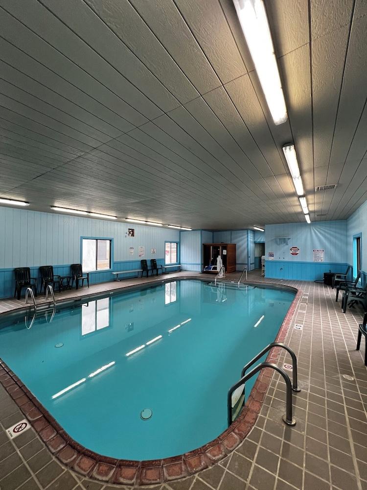 Magnuson Hotel Country Inn photo 36