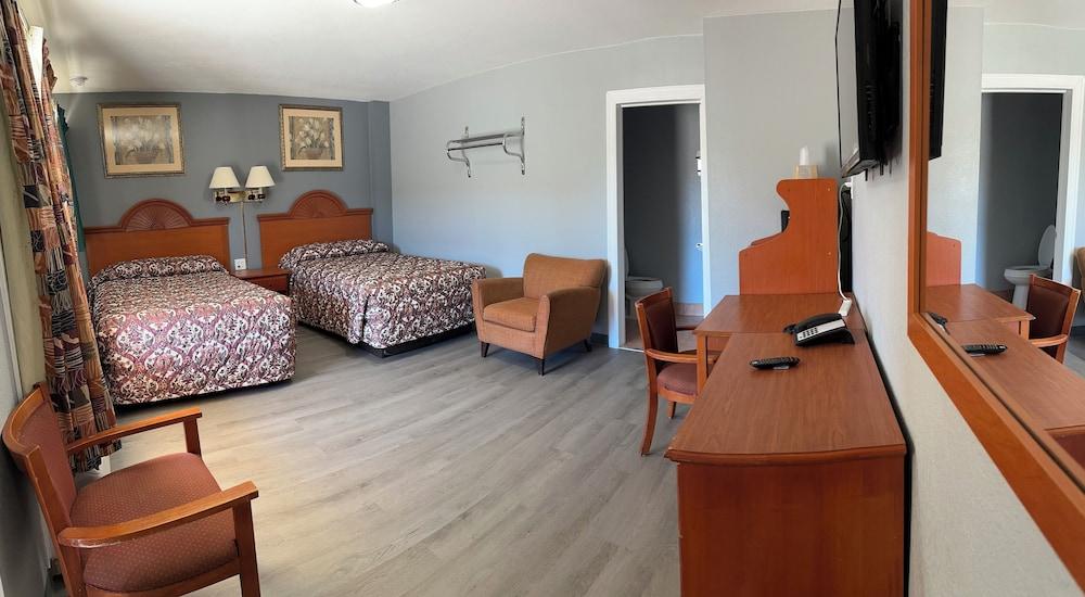 Budget Inn Magnolia photo 12