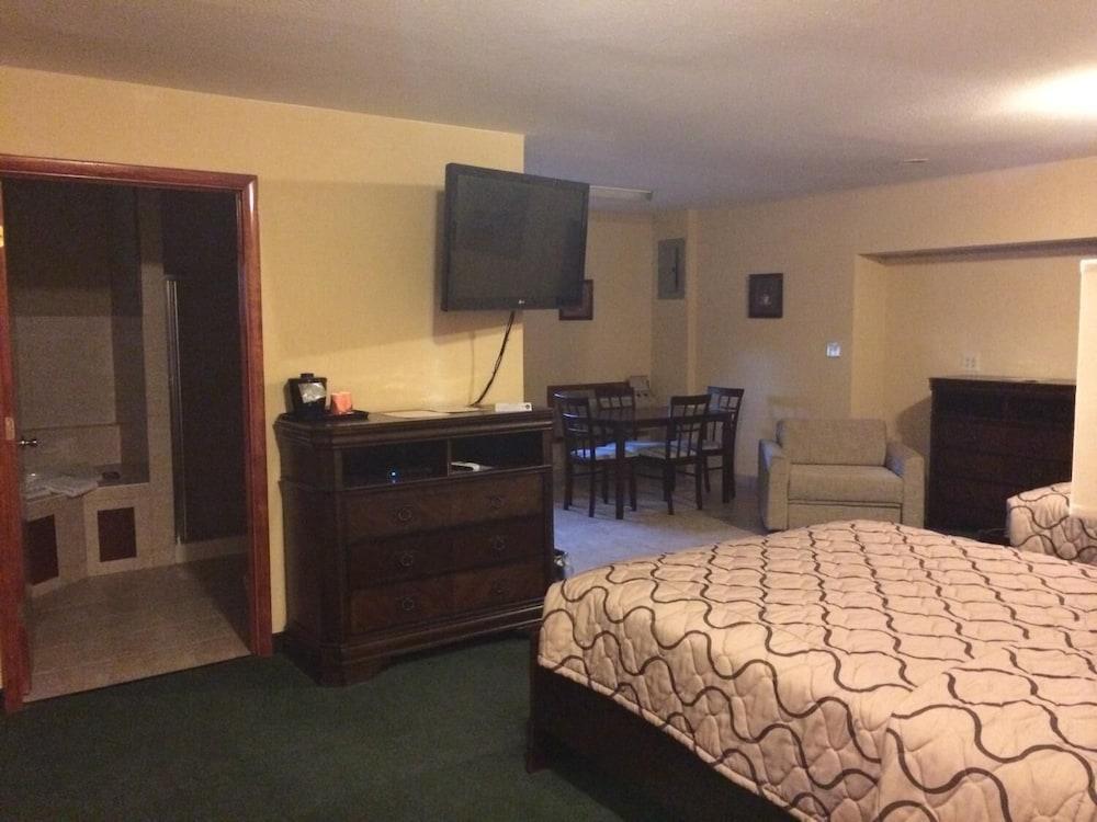 Pacer Inn And Suites Delaware photo 19