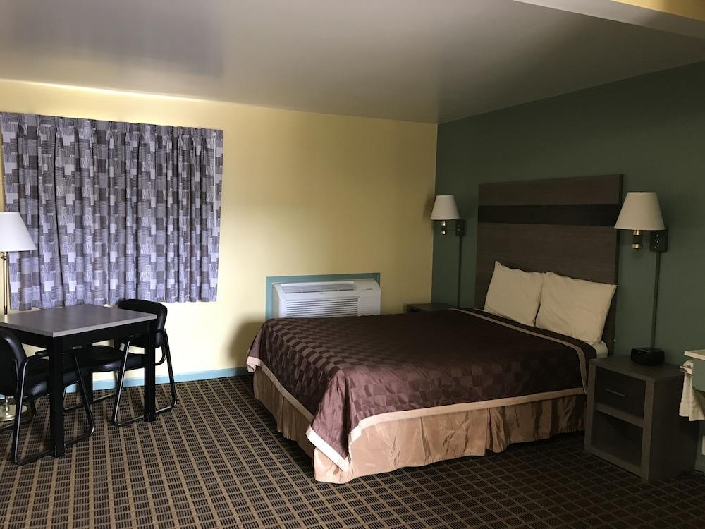 Parkview Motel photo 35