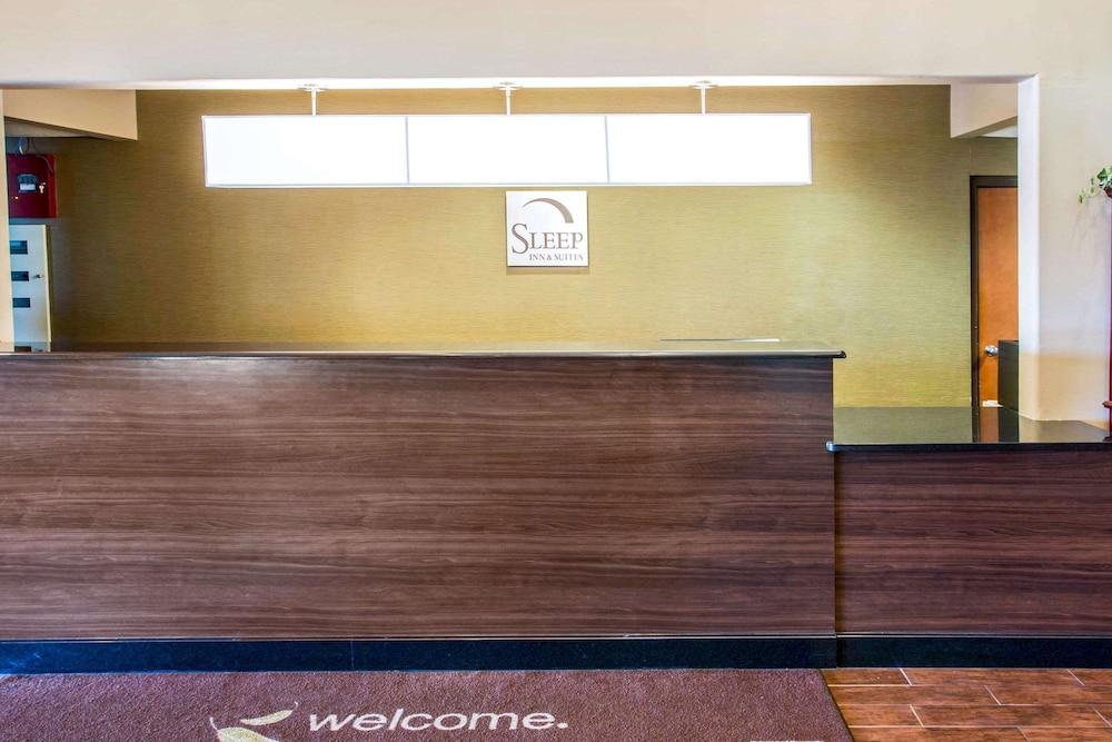 Sleep Inn & Suites Oregon - Toledo photo 4