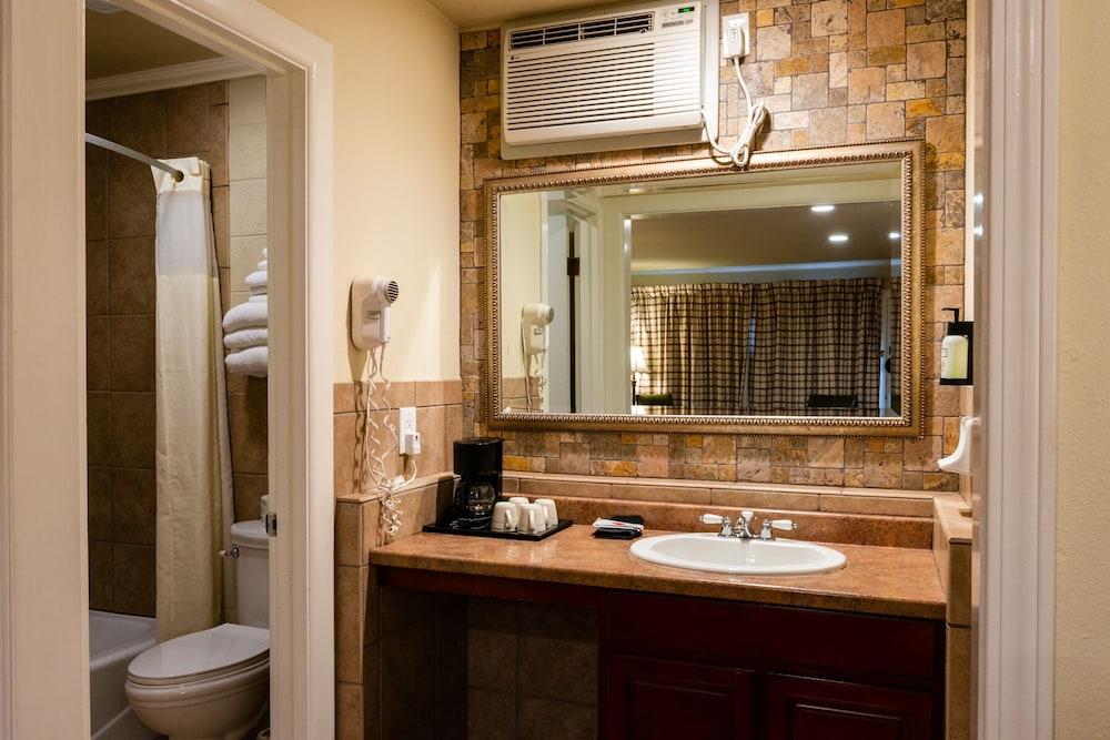 Townsend Gateway Inn photo 24