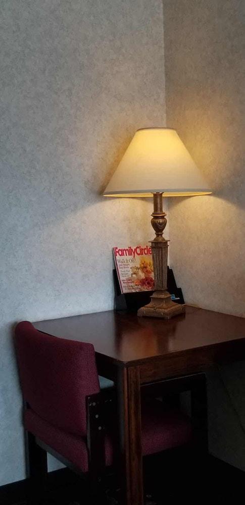 Americas Inn photo 22