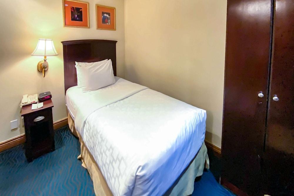 Clarion Hotel Park Avenue photo 16