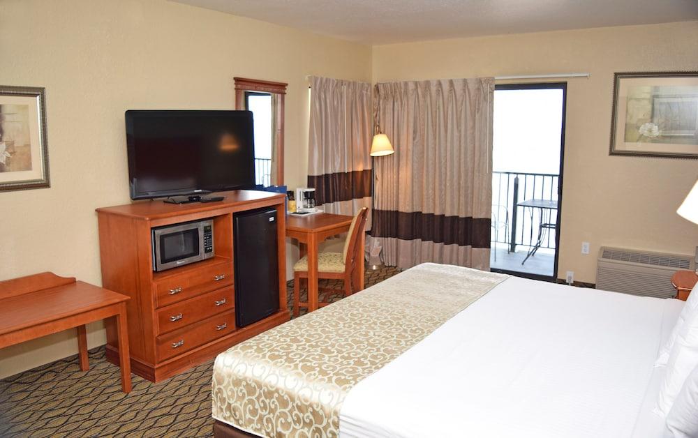 Beachfront Hotel photo 17