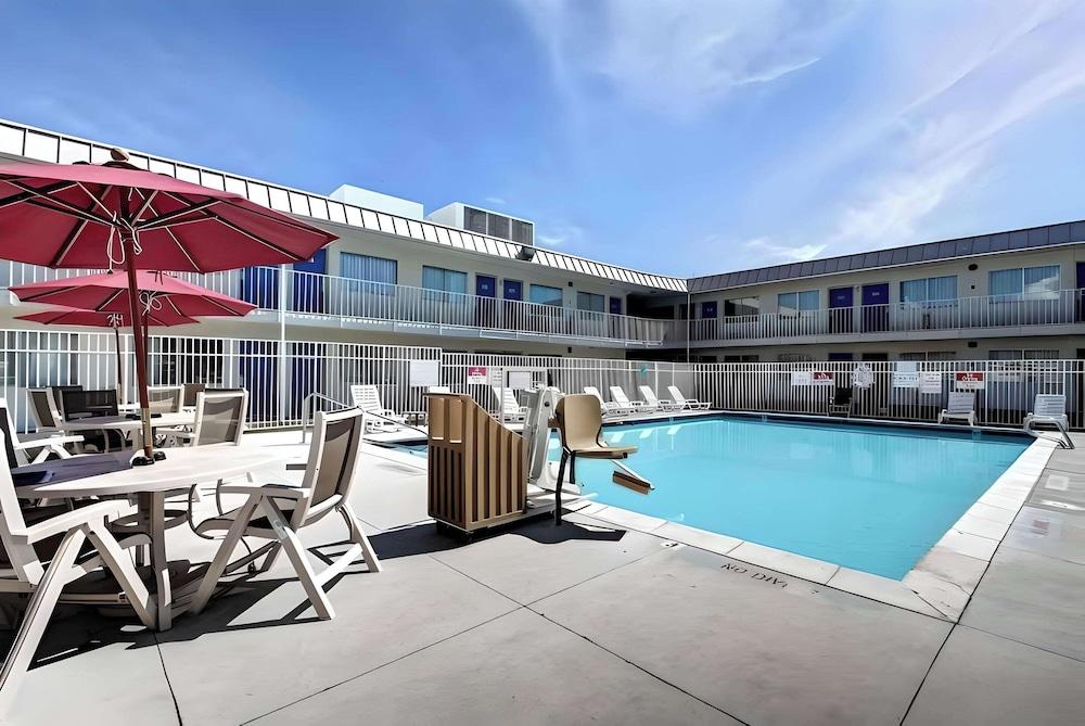 Econo Lodge Midvale photo 8