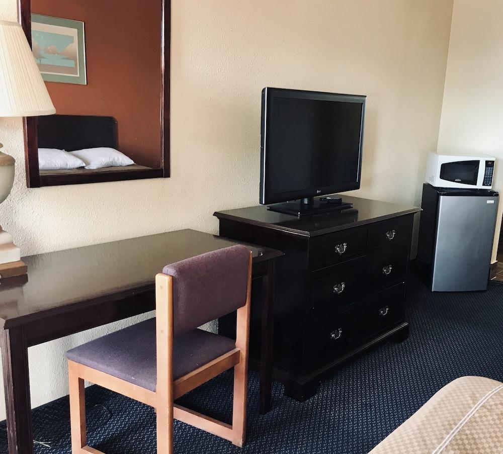 Executive Inn photo 14