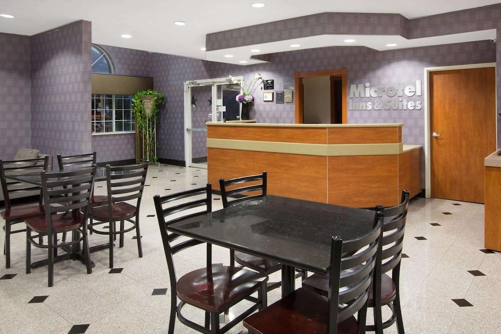 Microtel Inn & Suites by Wyndham Garland/Dallas photo 12