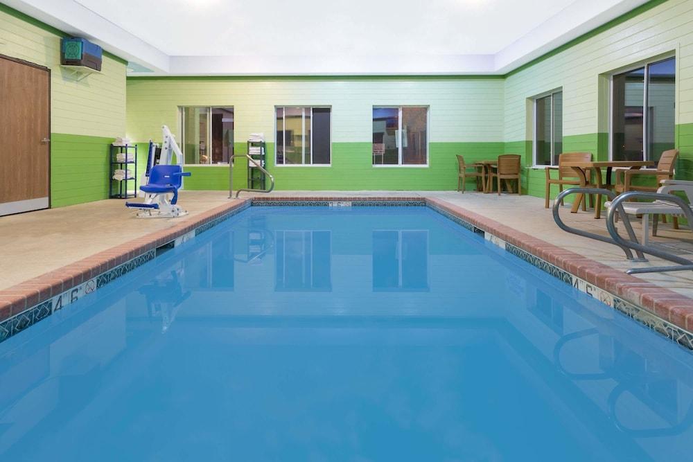 Quality Inn & Suites McCook photo 31