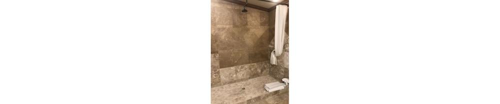 The Winchester Lodge photo 77