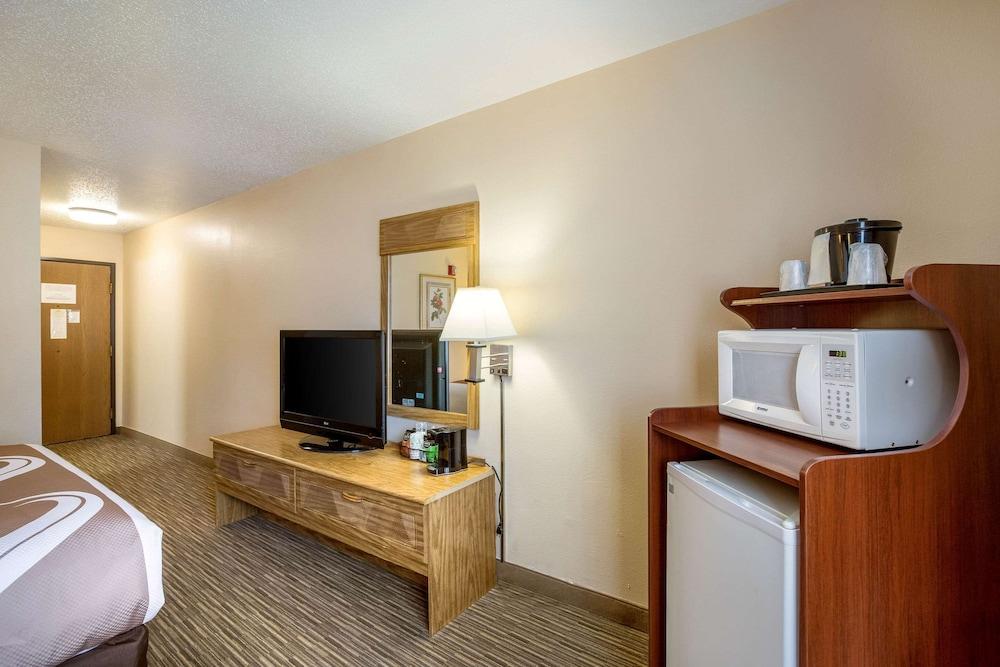 Quality Inn - Storm Lake photo 6