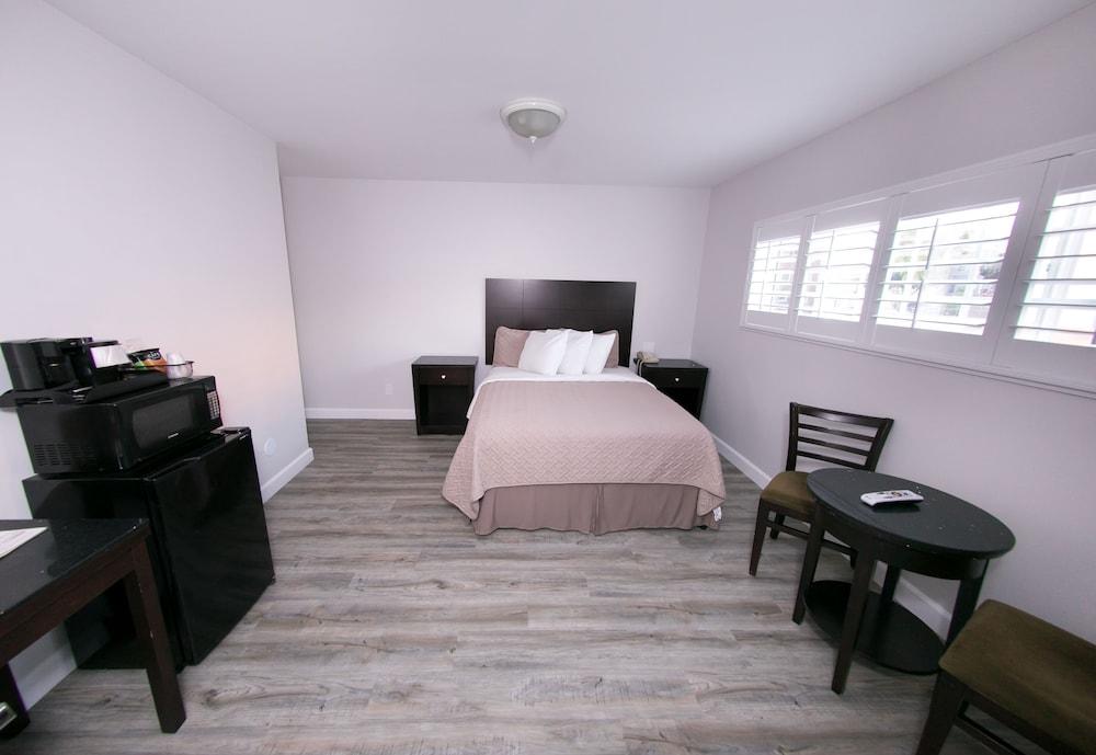 Metropolitan Inn & Suites photo 13