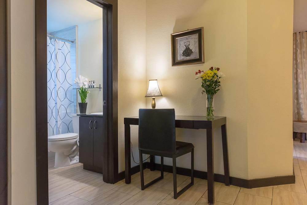 Tradewinds Apartment Hotel photo 63