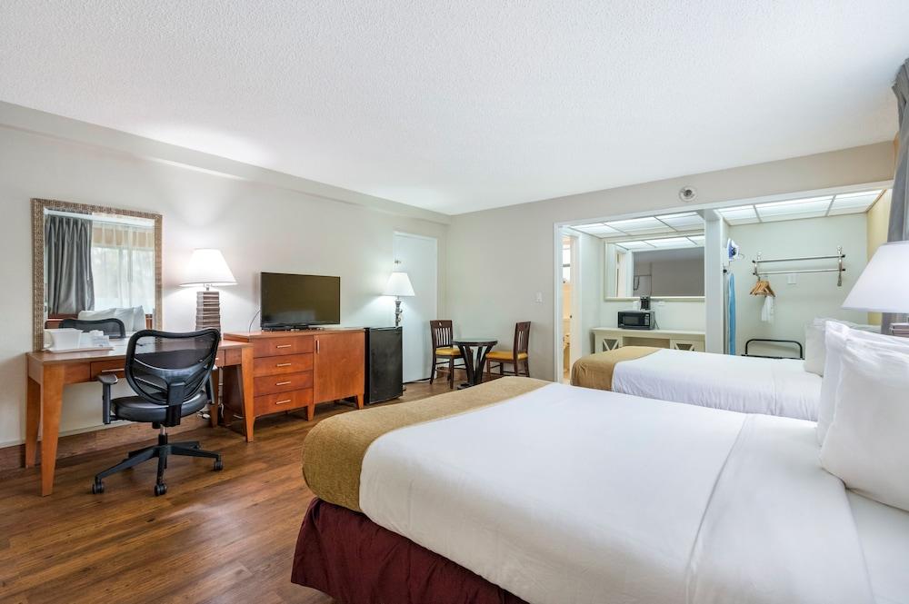 Ocean Reef Hotel photo 40