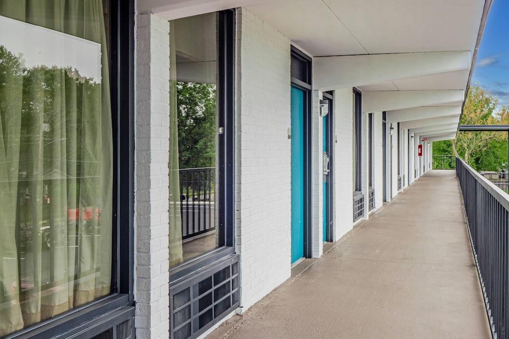Clarion Pointe Winston – Salem Downtown photo 25